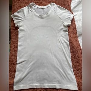 Lululemon Swiftly Tech Short sleeve shirt